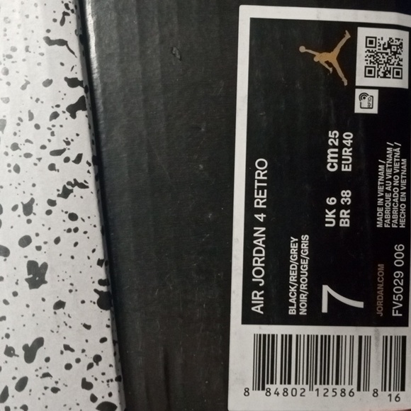 Retro 4s - Picture 2 of 4